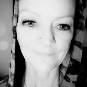 Meet your Posher, Tiki j